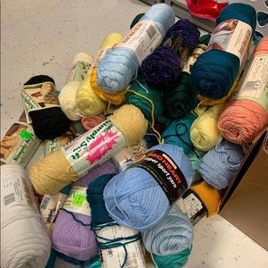 Yarn lot (60) skeins